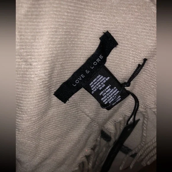 BNWT Indigo Love & Lore Cream and Black Striped Scarf with Fringe - Picture 10 of 15